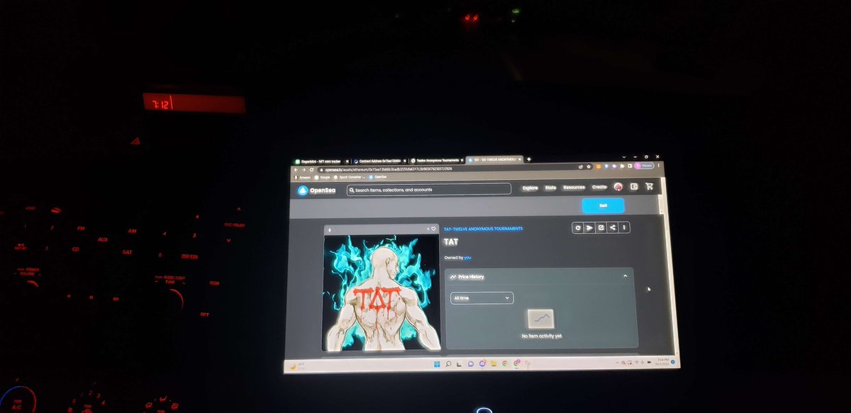 peerlessnft's tweet image. When you are driving home from dinner with the fam but need to mint that HYPE project. @tat_nftgame #degenlife