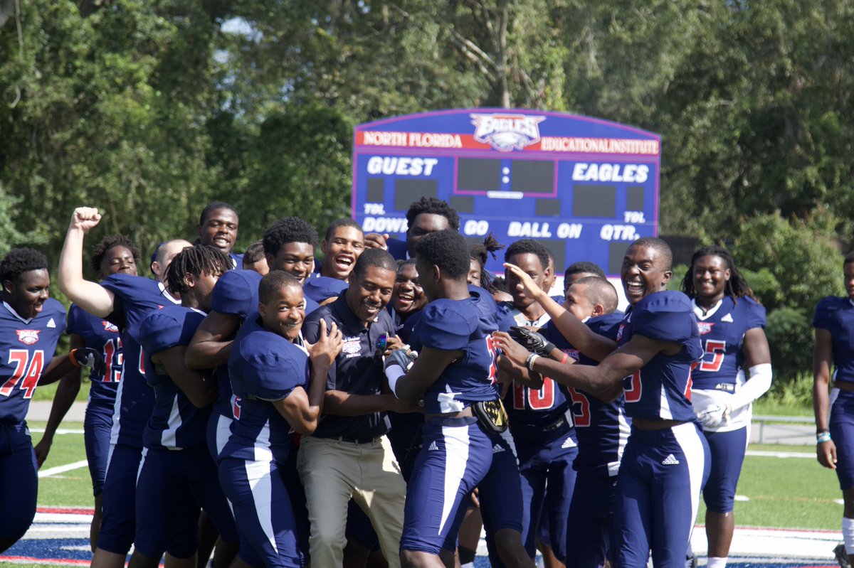 Seanmajor24's tweet photo. Love these boys man. #GoEagles https://t.co/N8pXNKtYAe