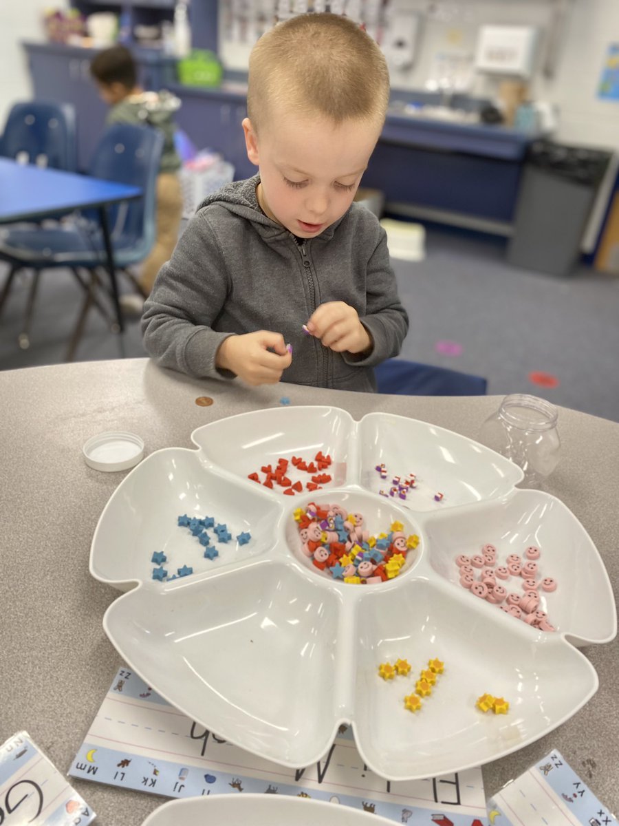 MrsVazquez8's tweet image. Math is fun! #MTES #littlestcardinals