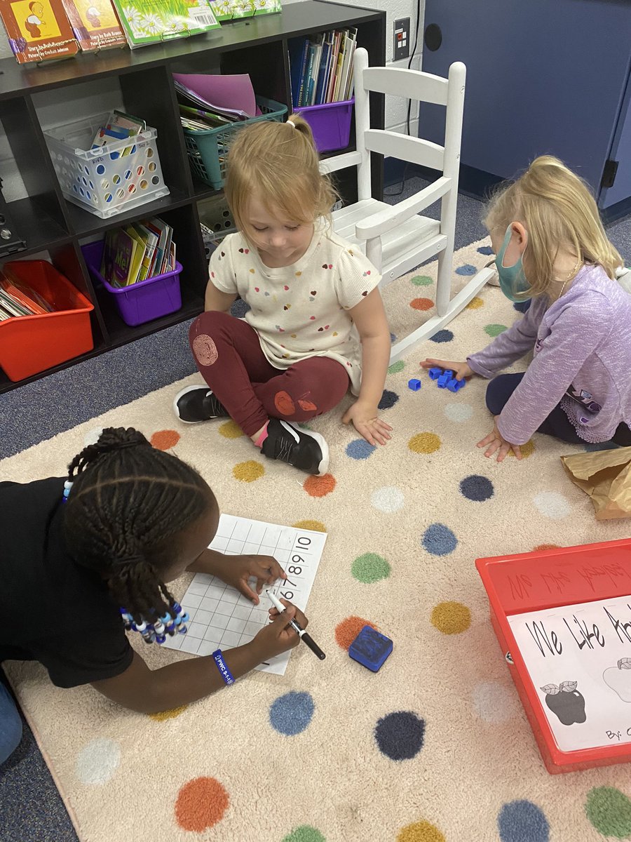 MrsVazquez8's tweet image. Math is fun! #MTES #littlestcardinals