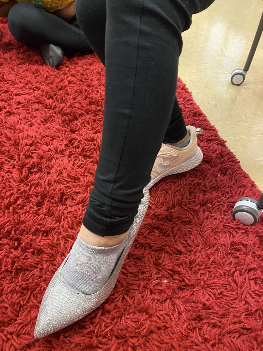 kathycskinner's tweet photo. In all I teach I try to make it real - make a connection, make meaning. For our study of Different Tales, Different Lands we started with Cinderella, so of course we had to try on a “glass” slipper! #clka #imagine @FultondaleElem @JEFCOED https://t.co/jG7x00XUp7