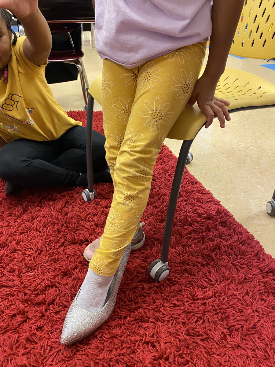 kathycskinner's tweet photo. In all I teach I try to make it real - make a connection, make meaning. For our study of Different Tales, Different Lands we started with Cinderella, so of course we had to try on a “glass” slipper! #clka #imagine @FultondaleElem @JEFCOED https://t.co/jG7x00XUp7
