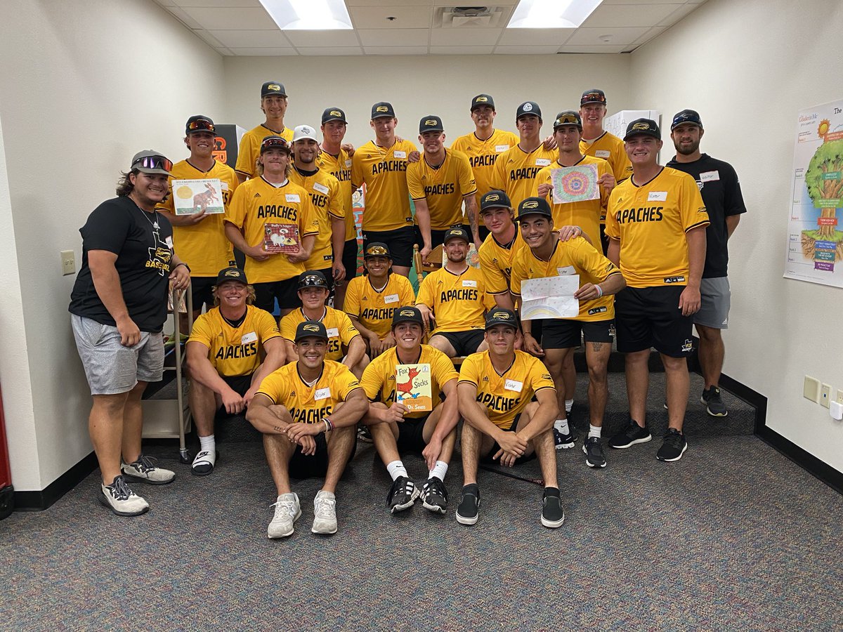 TJCBaseball's tweet photo. Great afternoon again reading and doing PE with the students at Rice Rd Elementary today! #apachesinthecommunity #feathersup #wherethewildthingsare https://t.co/U4lZTnWJ0E