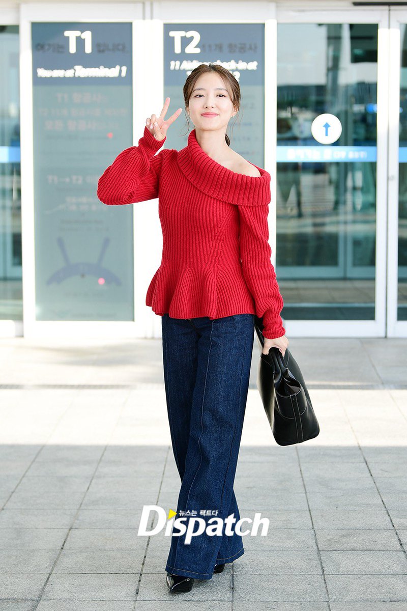 theseoulstory's tweet photo. ✈️ Lee Se Young at Incheon International Airport today heading to Paris for a magazine photoshoot ❤️ https://t.co/asAJB4272b