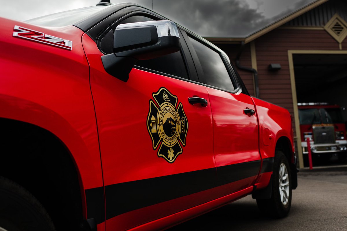 nobleworkssalem's tweet photo. Thank you Grand Ronde Station for trusting us to wrap your vehicles🙌

Grand Ronde Emergency Services Commercial Wraps🚨

Material: Avery Dennison Gloss Carmine🔴, 3M 2080 Gloss Block⚫️

 #vehiclewraps #colorchange #commercialwraps #vinylwrap #vinyl #graphics #design https://t.co/GliFX1bNeb
