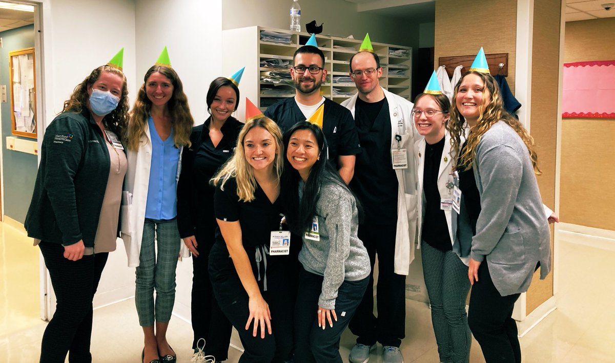 Party hats 🥳 were required to enter the resident office today!
Happy birthday <a href="/MyrandaWilliam8/">Myranda Williams</a>!

#PharmRes #TwitteRx #birthday