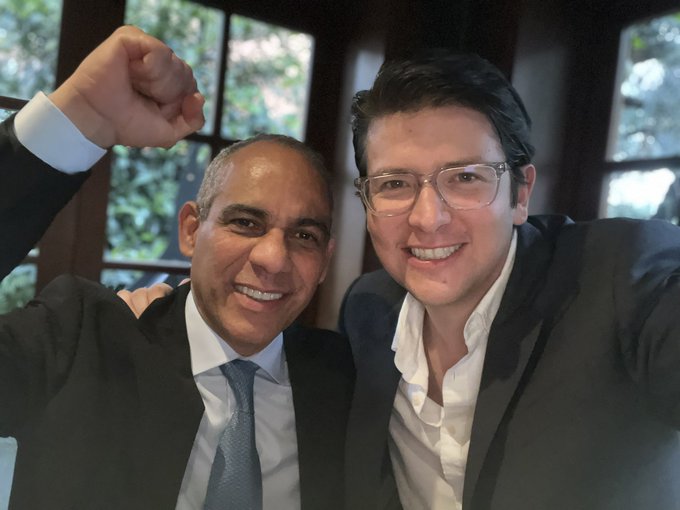 higuera_tamayo's tweet photo. Le Sugiero A #SSDr @petrogustavo Para Un Feliz Cuatrenio En la Presidencia Cambiar Varios De Esos Viejitos #Seniles Q Tiene De Ministros Y Nombrar Por Lo Menos @mindefensa Al General @EEZapateiro https://t.co/oeyNXdK2Bn