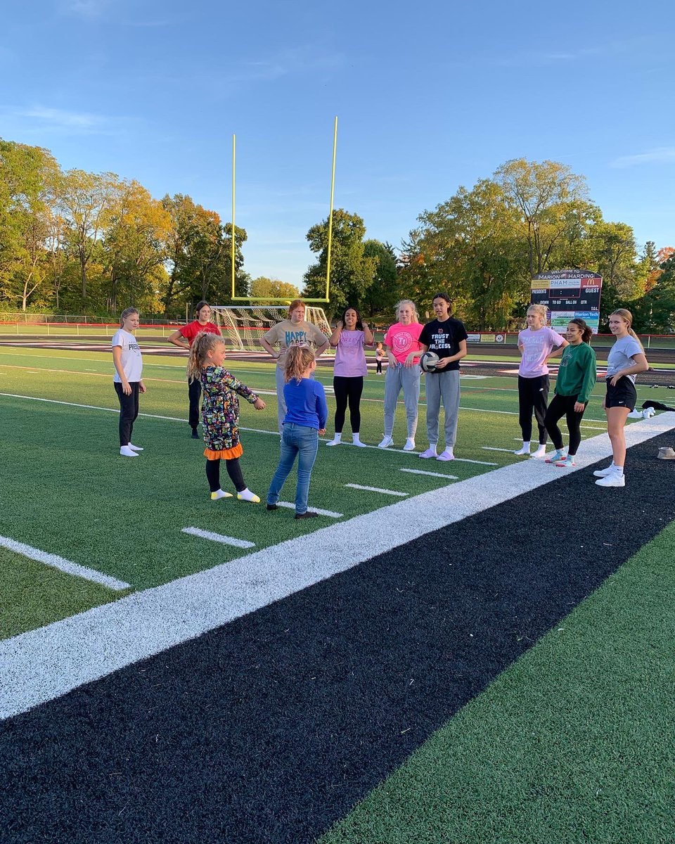 Got the chance to hang out at Garfield Literacy Night Under the Lights and give back to our school community this evening 🏐📚💡✨

#PREXYVBALL