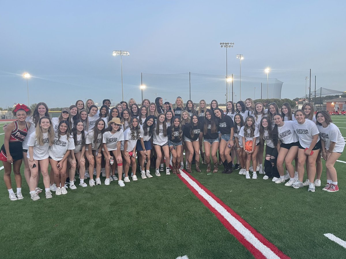 VB_CHHS's tweet photo. AND the best homecoming float goes to CHVB!  Thank you to all of the parents who volunteered to help make the homecoming parade a huge success.  #OneTeamOneTarget ❤️🐾🏐 https://t.co/hqNdMMq07U