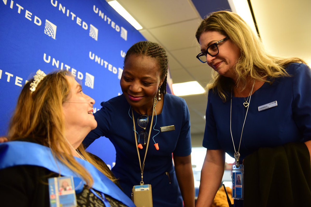 BusOfficeLAX's tweet photo. Greta Walton Celebration • @mcgrath_jonna @dclove20 @NassarWafieh @Glennhdaniels @TammyLHServedio  @LAX_HubHub @JSerrano1luv @j_montani @spencer_resh @JZCayanan @PJKTVL @anthonychin888 @juandefranco74 @mikehannaUAL #WeAreUnited https://t.co/0xhMDJ7o0d