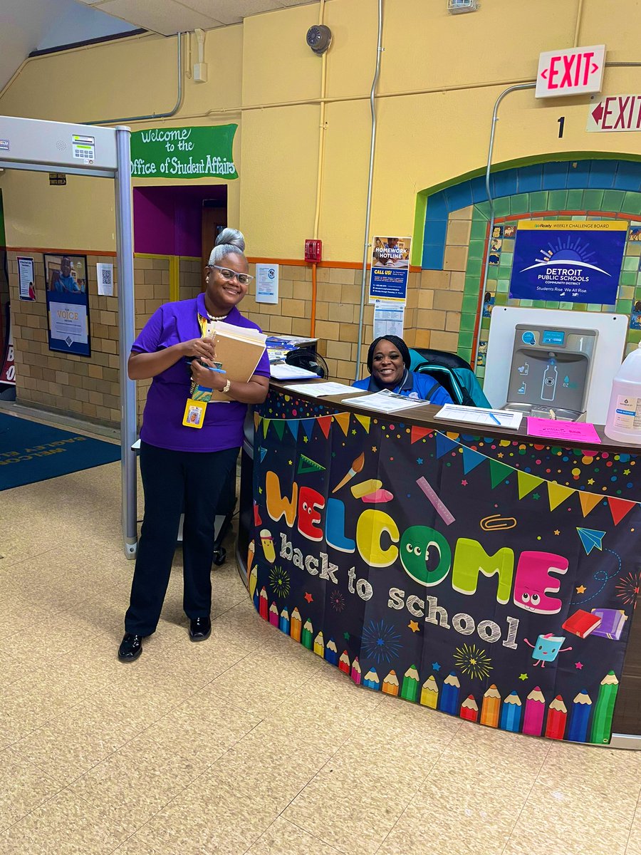 BagleyJTElem's tweet photo. EL and Great Mind Coaches visited Bagley this week and they had nothing but great things to say about our teachers. They were impressed with how small groups were ran, classroom setup, and instruction. @TeacherPantsEdu it was great seeing you and we appreciate all the feedback. https://t.co/bLf6KQ6slT