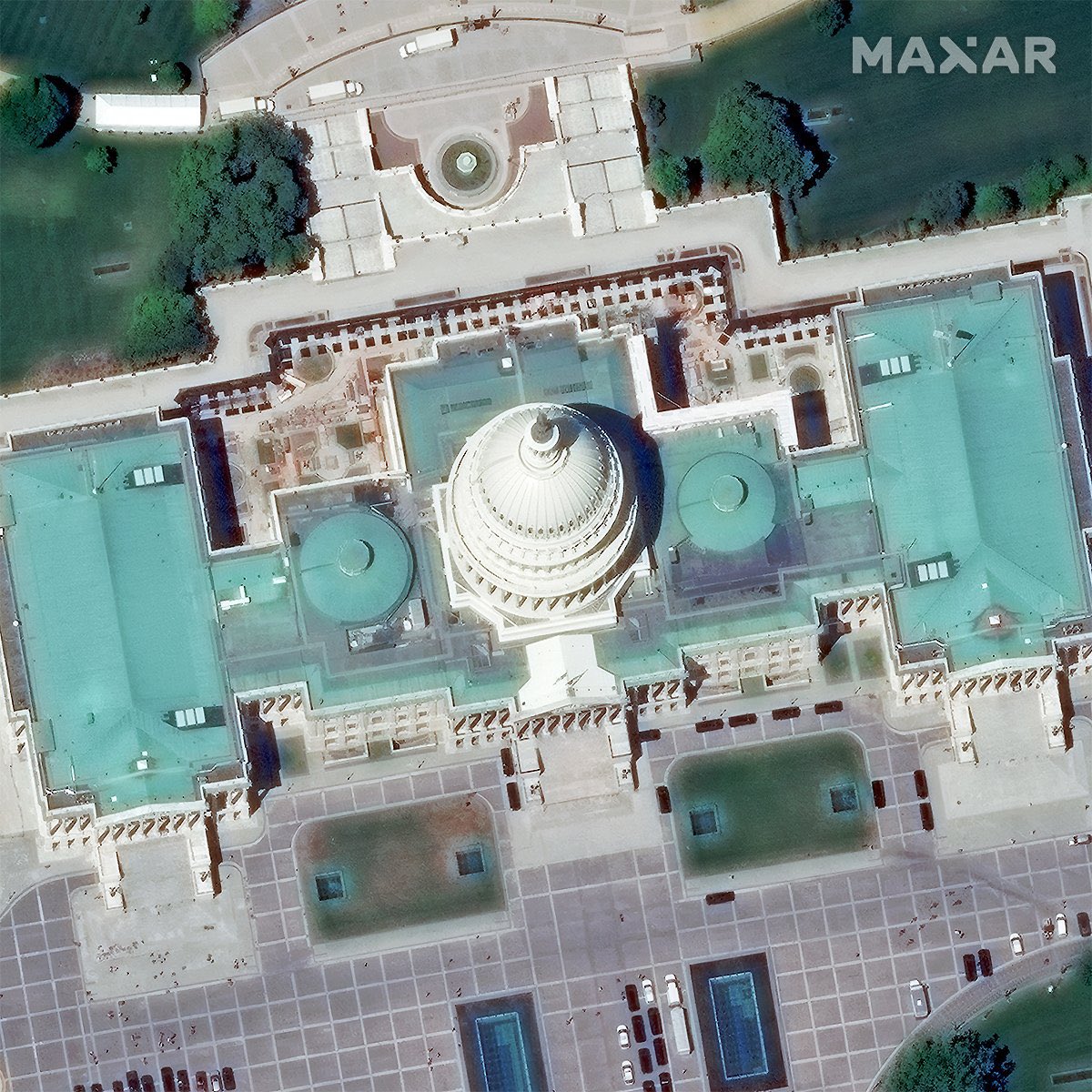 JapanMaxar's tweet photo. 本日の #15cmHD 画像は、米国の首都ワシントンD.C.とその名所、ワシントン記念塔、議事堂、リンカーン記念館、そしてこの美しい街の全景を映し出しています。Maxarの #HD 技術について詳しくはこちら：https://t.co/JKQSw6adpD https://t.co/aIjusd6tBd