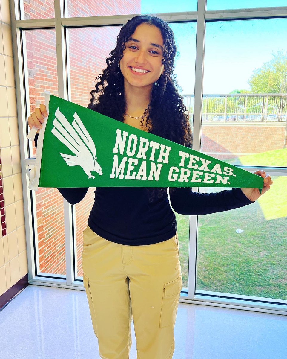 ChargerAvid's tweet photo. Way to go Jessie ! Four acceptance letters and waiting on a few more to come ! Congratulations ! https://t.co/F5WPJIzyjP