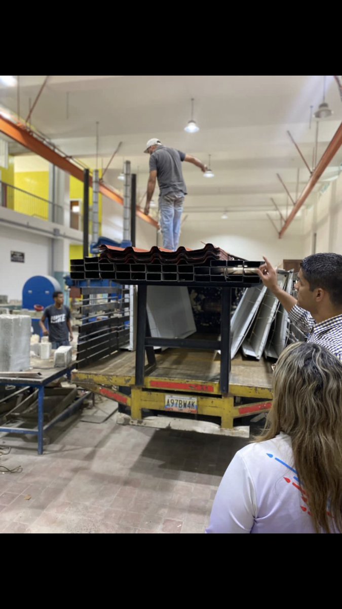 #5Oct #Mocev y la gran Misión Venezuela Bella en el Urbanismo #SimónRodríguez de #CiudadTiuna entregando materiales para las mejoras de nuestras iglesias evangélica en la #GranCaracas 
<a href="/NicolasMaduro/">Nicolás Maduro</a> 
<a href="/MVzlaBella/">Misión Venezuela Bella</a> <a href="/mocevnacional/">Mocev Nacional</a> 
<a href="/JacquelinePSUV/">Jacqueline Faria</a> <a href="/moisesmocev/">Moises Garcia</a>