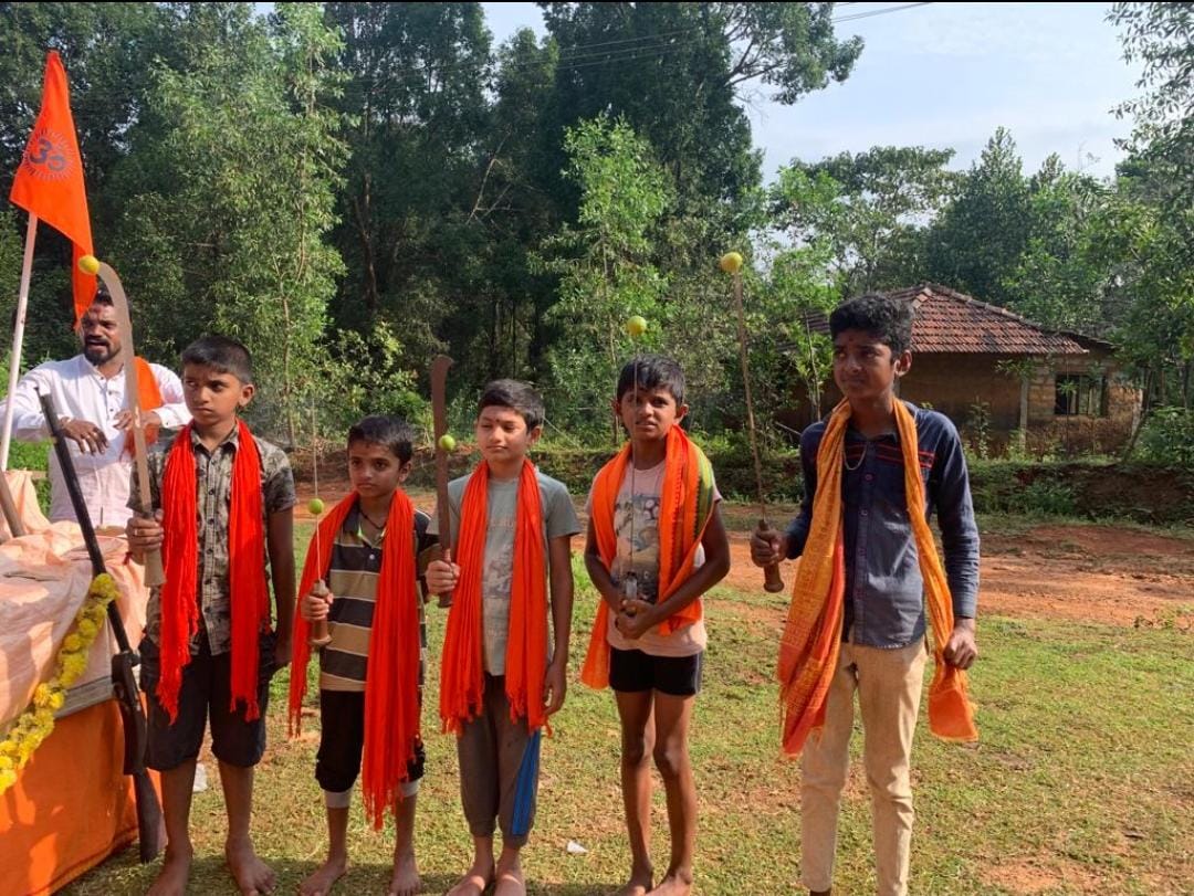 Shaad_Bajpe's tweet photo. #Karnataka: The images are said to be from Peralke, Karkala taluk of #Udupi district where children are also seen holding weapons. The images was first shared by the locals on whatsapp &amp; it got widely shared. People are demanding for strict action against the organisers @sp_udupi https://t.co/777y0yR33q