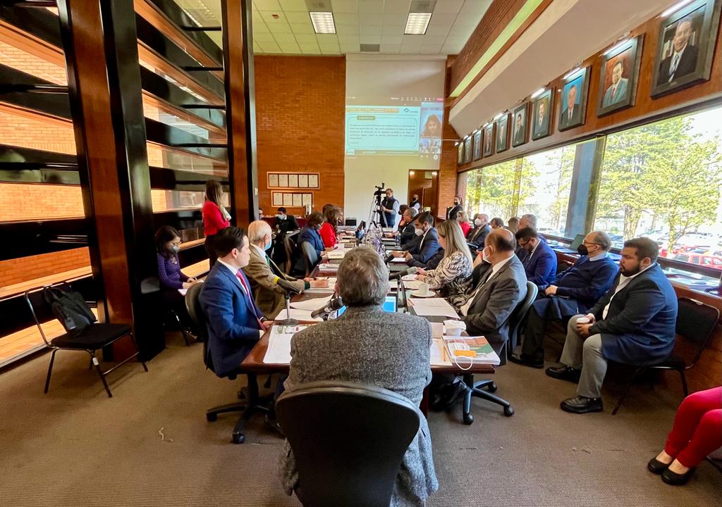 jp_arroyo_'s tweet photo. Esta mañana participé en la Tercera Sesión Ordinaria 2022 de la Junta Directiva del @CONALEP_Mex en la que se discutió y acordó la implementación del Marco Curricular Común de la Educación Media Superior #MCCEMS  👇
01/02 https://t.co/Glz0HjQjve