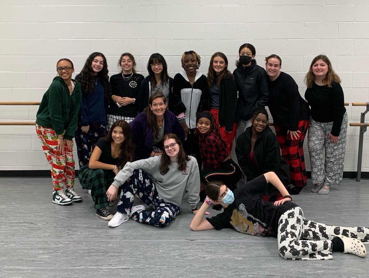 katievflint's tweet photo. The dancers were warm, cozy, and comfy in class today because it was… PJ DAY! SHS Hoco’22 @SalemSCA https://t.co/MFsnhjDHZB