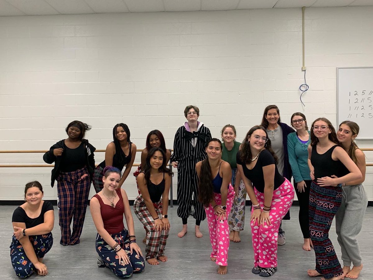katievflint's tweet photo. The dancers were warm, cozy, and comfy in class today because it was… PJ DAY! SHS Hoco’22 @SalemSCA https://t.co/MFsnhjDHZB