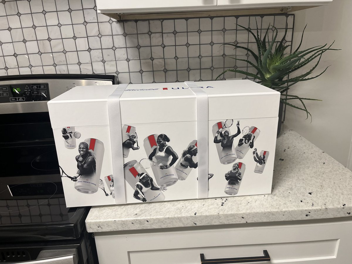 allieware22's tweet photo. This is without a doubt the BEST sports memorabilia I now own!!! Thank you @MichelobULTRA and @serenawilliams!
#SerenaPack https://t.co/exqF2jfRb9