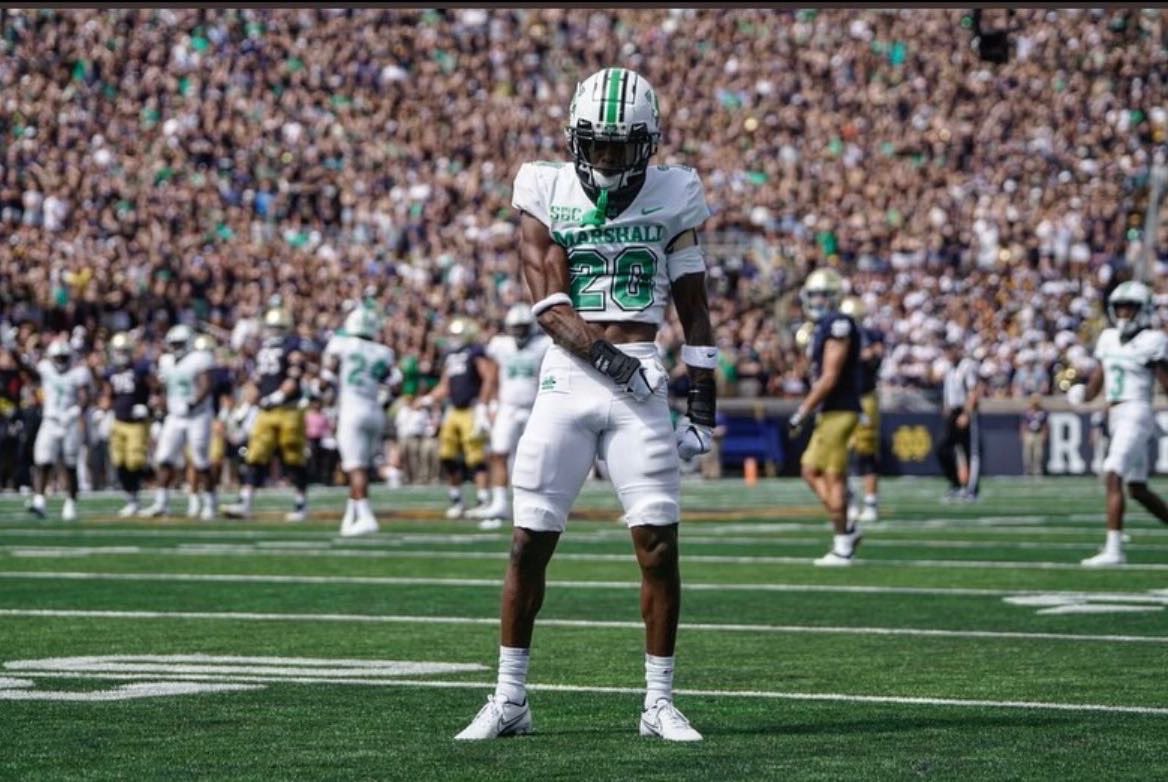 Blessed to receive an offer from Marshall University💚🦬#AGTG🙏🏽 <a href="/HerdFB/">Marshall Football</a> <a href="/CJTrickett9/">Clint Trickett</a> <a href="/CoachHuff/">Charles C. Huff</a>