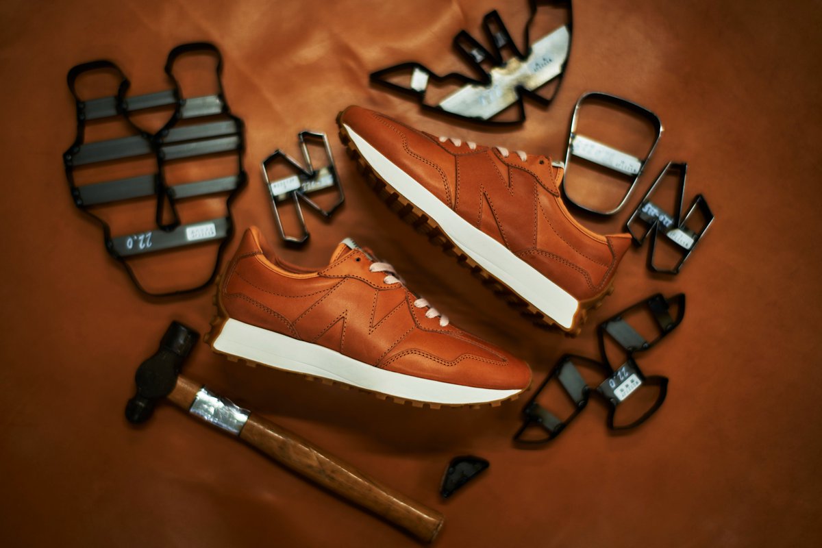 newbalance_jp's tweet photo. #ニューバランス「327」にMade in Japanが登場!
アッパーには高品質の栃木レザーを採用、M.Lab(ミムラボ)の卓越した職人のクラフトマンシップにより、美しく最高の履き心地のシューズが出来上がりました。※10/7(金)13:00より抽選受付スタート
くわしくはこちら
https://t.co/Q0rKMr2uJ7
#MS327 https://t.co/rrhQX6XBRB