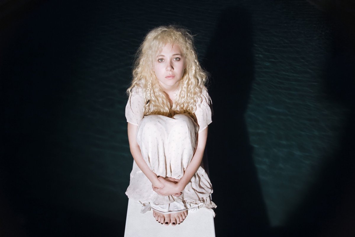 BACUK_'s tweet photo. #JunoTemple
2008 Photoshoot
#TylerShields #SelfAssignment https://t.co/NeIxi268qK