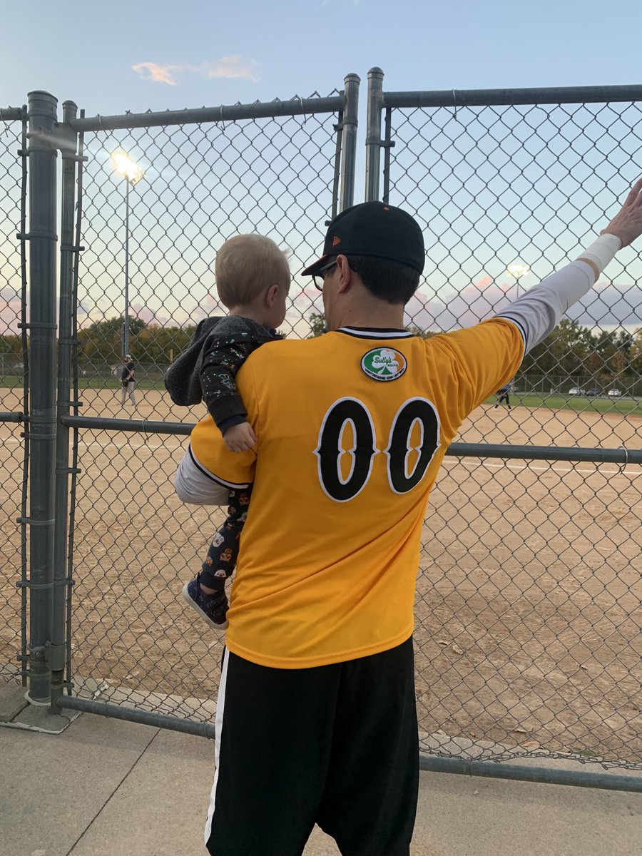 PiitaPitaa's tweet photo. We had so much fun at Dada’s softball game! #GoDada https://t.co/YIcewms4sN