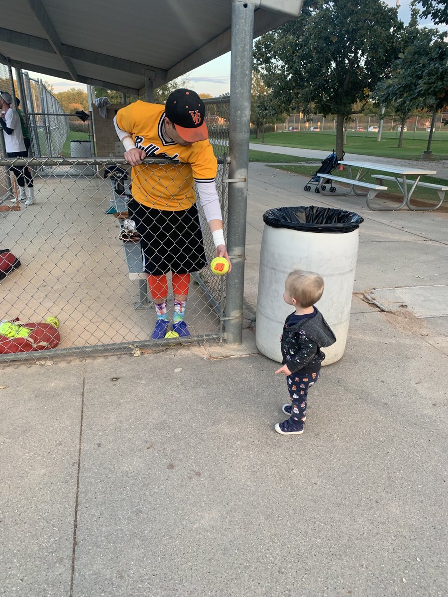 PiitaPitaa's tweet photo. We had so much fun at Dada’s softball game! #GoDada https://t.co/YIcewms4sN