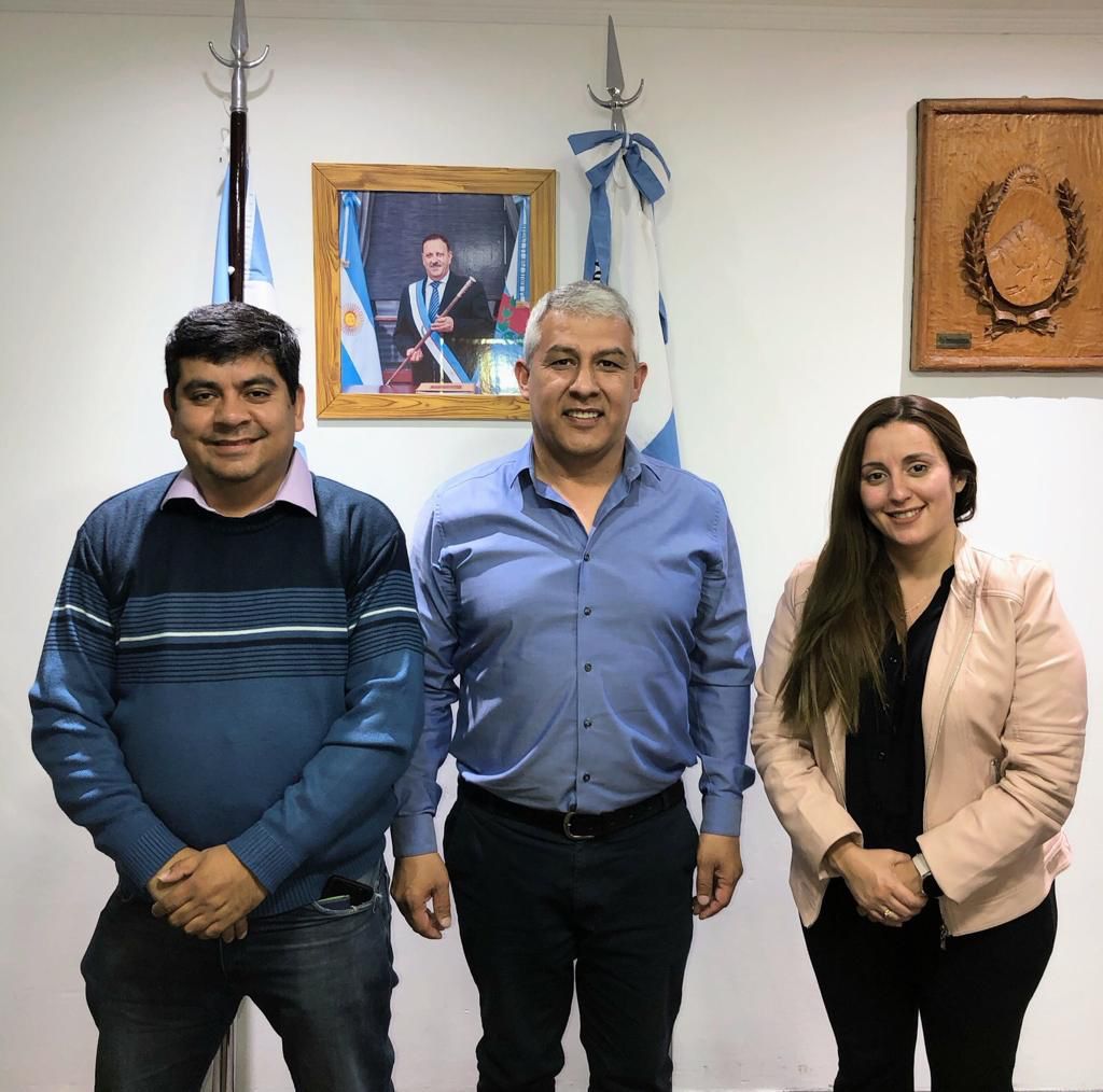 allendes_ramon's tweet photo. Acomapañando a la intendenta con el administrador de ajalar ramon vera para llevar acciones conjuntas al departamento https://t.co/v3MKJKXW4F