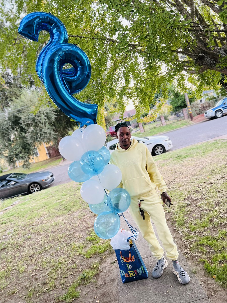 Only1LOUISVILLE's tweet photo. I died TWICE  last year and my last bday was spent in and outta hospitals.. just a year later you can’t tell me I’ve been through what i went through 💪🏾🙏🏾‼️HAPPY BIRTHDAY TO ME 
ESSENTIALS BY -F O G https://t.co/yk8kmICqM4