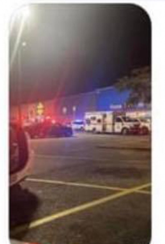 rickystokesnews's tweet photo. ENTERPRISE:  7:15 PM. In what appears to be an argument between 2 in WalMart in Enterprise, 1 dead on scene, alleged shooter in custody. https://t.co/sCK0pcoyZD #enterpriseal #shootingwalmart https://t.co/nGAlopyoj6