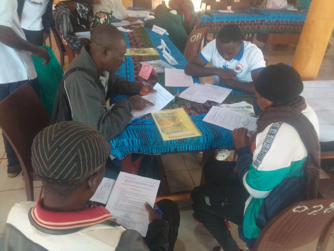 nguebou's tweet photo. Babadjou. Travaux de groupe sur le calendrier du budget programme avec la participation des 2 Adjoints au Maire répartis dans 2 groupes https://t.co/jN3GnDUoqs