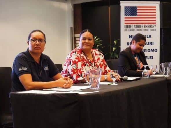 Honored to share the platform with #PacificPawaMeris Ore Tua @PacWima Yvonne Fatiaki @EnergyFijiLTD advocating for more #WomenInEnergy 🙌✊️ #KeepRising

'Where there's a Will there's a Way'
#StopGenderBasedViolence #ChildcareSupport #EqualAccess #JobsDontHaveAGender 
#WeGotThis