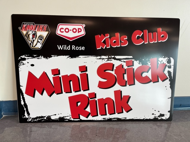 camrosekodiaks's tweet photo. Well look at what we will be getting at the arena. We always want to give back to the Community and we now will have a place for kids to play mini sticks! Well, it will be here very soon! Thanks Coop for joining us in making this happen! Stay tuned for the official opening! https://t.co/Rql6iXFBO9