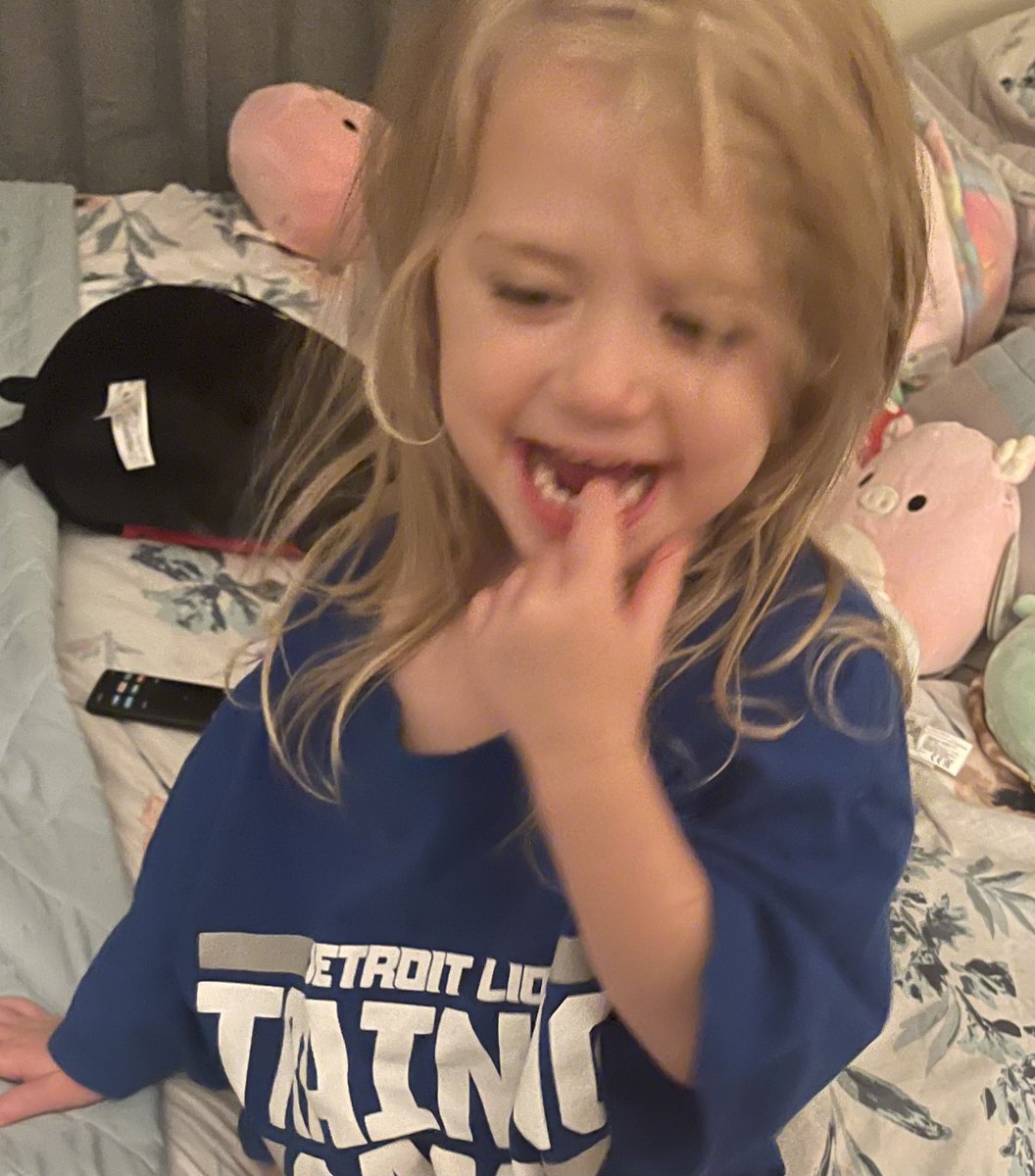 koulakarma's tweet photo. Dear @Lions
I missed the Chris Spielman zoom call (I was in WI) 😭
I didn’t despair because I was FaceTimed from one of your fans tonight,she loves her🦁shirt btw and wears it to bed. She thinks all Lions are supposed to be blue💙💙💙
Thanks,
Koula aka Grammy
#nextgenfan https://t.co/NvqA9puUyf