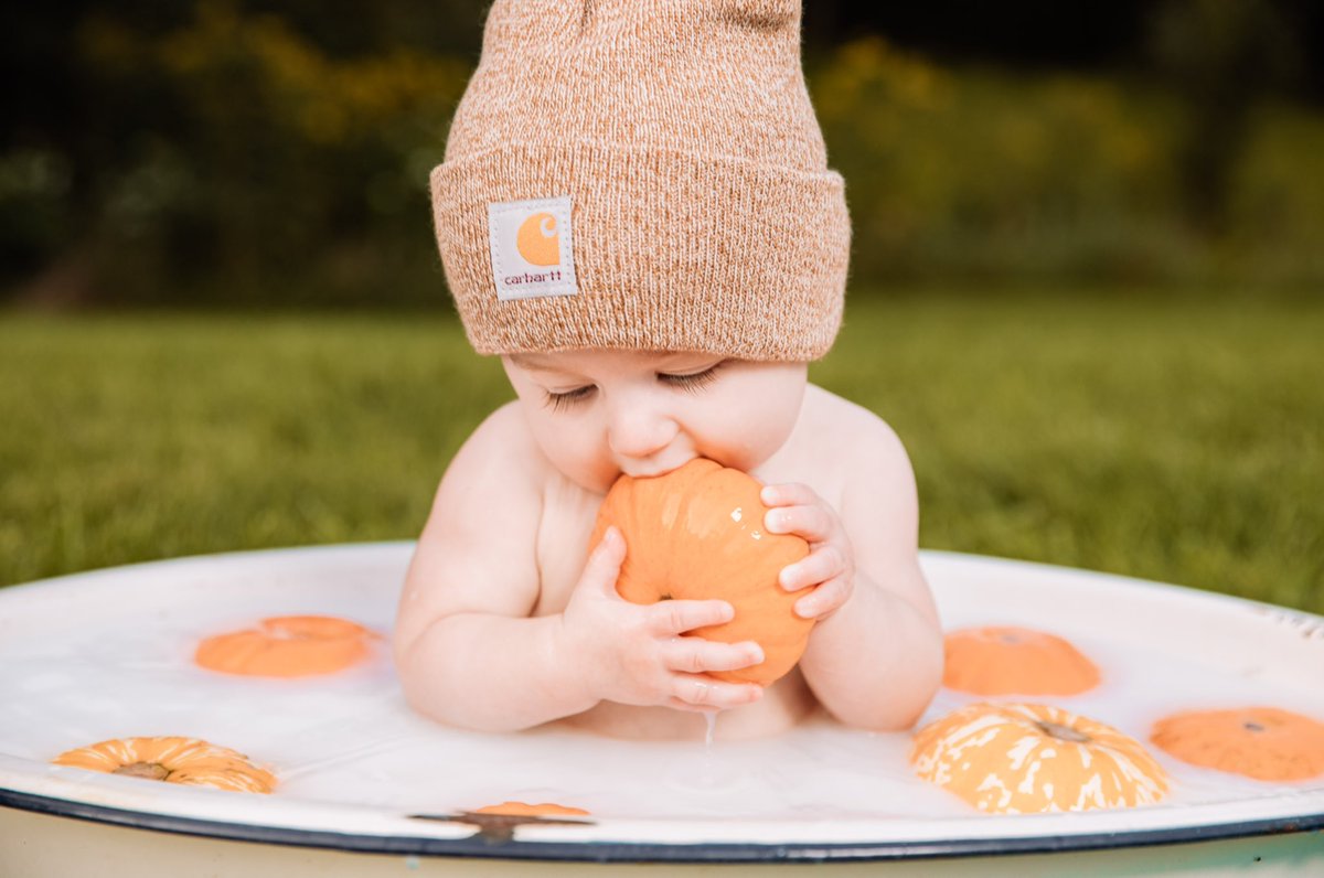 CoreyM1010's tweet photo. Yo @Carhartt you looking for a new model? I think I got one lined up. He would sure look cute in one of those 50th anniversary stocking hats! My DMs are open 😂😂 https://t.co/a3yDz4X17x