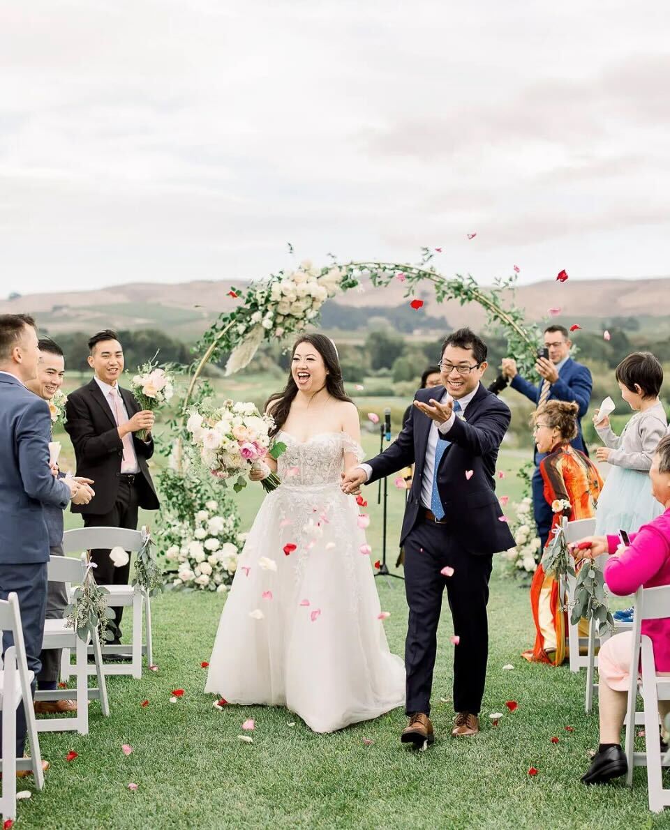 EagleVinesGC's tweet photo. #WeddingWednesday Our beautiful vineyard provided the perfect backdrop for S + G's wedding✨ Thank you for choosing Eagle Vines for your special day! Cheers to your forever🤍

📸 @inezjphoto https://t.co/YWJxhH0Bc5