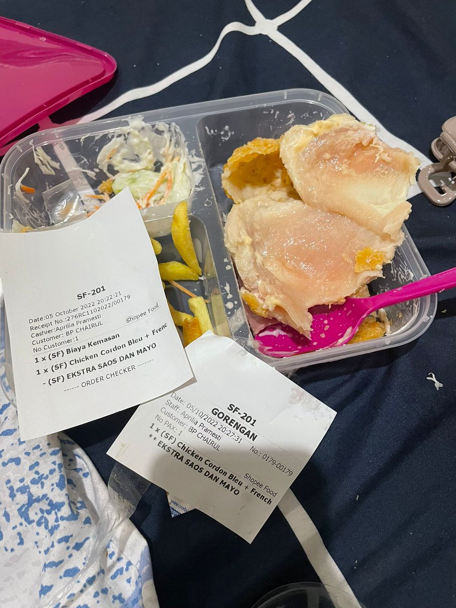 AprianTriFajar's tweet photo. @SolariaID 
Kok bisa ya makanan belum matang bisa lewat dan sampe ke tangan konsumen. Bener bener ga matang sama sekali. https://t.co/5ZAgcDNGSW