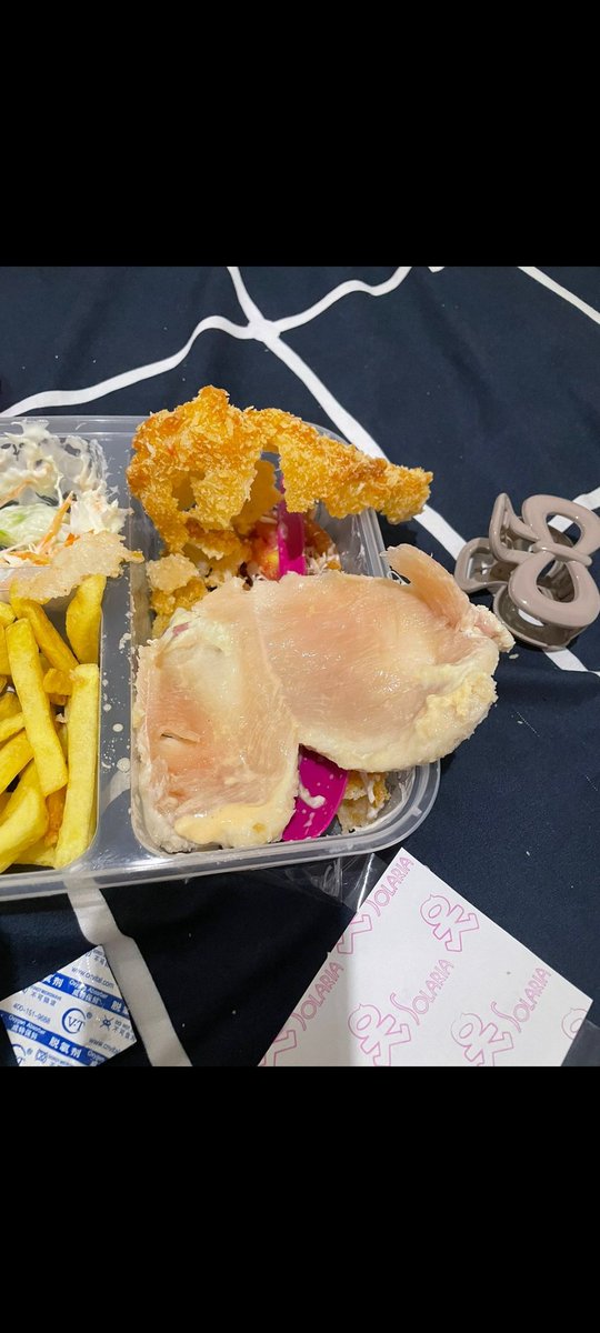 AprianTriFajar's tweet photo. @SolariaID 
Kok bisa ya makanan belum matang bisa lewat dan sampe ke tangan konsumen. Bener bener ga matang sama sekali. https://t.co/5ZAgcDNGSW