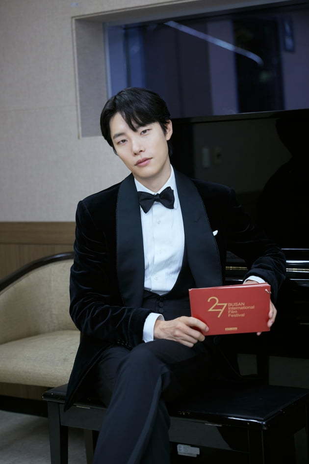 "I came to the Busan International Film Festival for the first time through my debut work 'Socialphobia', and hosted the opening ceremony 7 years later. It's a place of good memories. The film festival has returned to normal after 3 years due to the pandemic.
