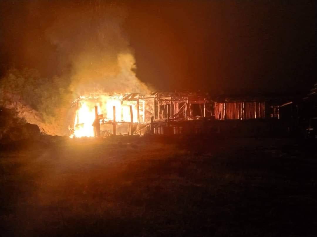 HURFOM's tweet photo. 1/3 The military junta deployed airstrikes yesterday at midnight, targeting at least three villages located 4 miles north of Three Pagodas Town near the Thai-Burma border. Villagers from Mae-Ka-Thar village, #Threepagodas #Kyainnseikyi, who recently fled... https://t.co/bxsksD43zz