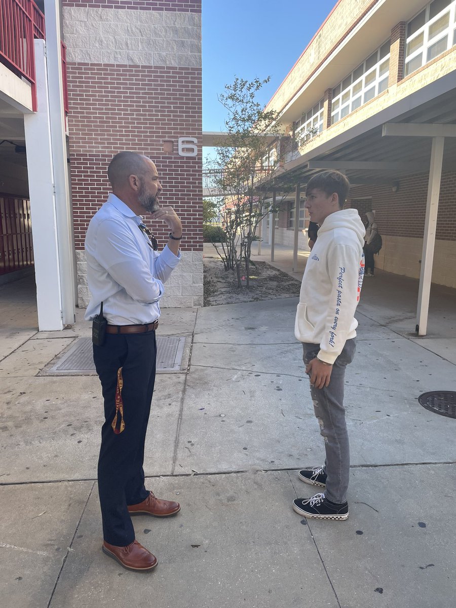 volusiaschools's tweet photo. It was a great first day back to school at @SeabreezeHS !!! The #Sandcrabs were back and staff was excited to see them. Thank you Principal Harris for the hospitality !!! #VCSFamily https://t.co/YSeqzwWNCW