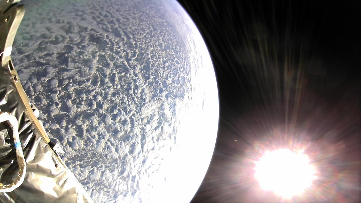 We've successfully controlled our #BlueWalker3 test satellite in orbit for 3 weeks via several ground stations. 📡 We plan to unfold the array in the second half of October during optimal conditions. On-board cameras are now operational — look at the view! 📷🌏☀️ Stay tuned...