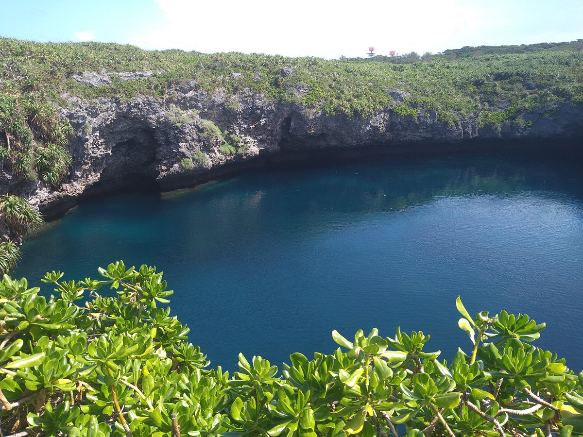 おはよう御座います！ 下地島の通り池です！ 海水の池が2つあります！ 天気予報が良い方にハズレて晴れて暑いです！