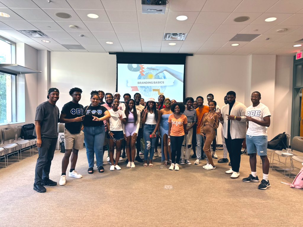 MPSigmas's tweet photo. The BluPrint: Page 6

“Building your Brand (w/AACC)”

Thank you to all who came out! We hope you had a great time learning how to make yourself marketable. 

#GOMAB #TheBluPrint https://t.co/v9yJwHQW0f