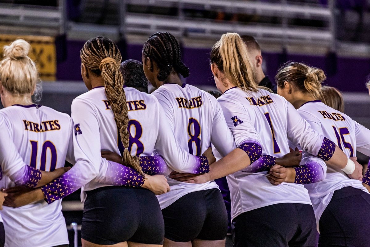 RECAP: <a href="/ECUVB/">East Carolina Volleyball</a> Grinds Out Five-Set Win At Temple - (bit.ly/3RKyBjs) 🟣🏴‍☠️🟡