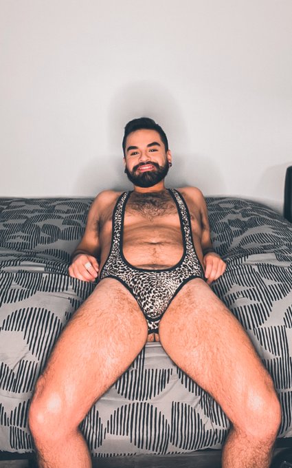 New to Twitter...Who wants to wrestle? #gaybear #gaycub #gay #LatinoBottom https://t.co/AhExIwlY5O<a href="/tag/gaybear"class="tags">#gaybear</a><a href="/tag/gay"class="tags"><span>#gay</span></a><a href="/tag/gaycub"class="tags"><span>#gaycub</span></a><a href="/tag/latinobottom"class="tags"><span>#latinobottom</span></a>