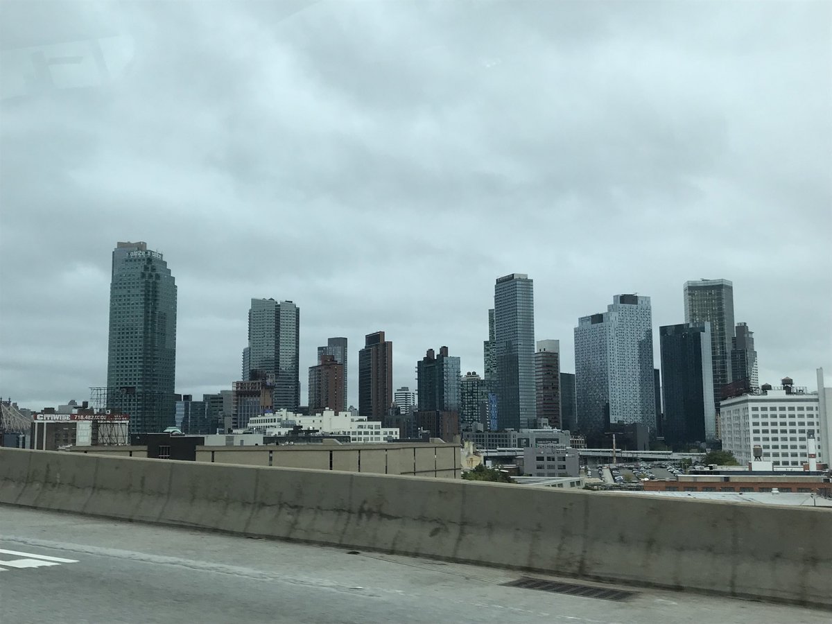 tanavip's tweet photo. Back in NY baby! #NYCC DAY 1 https://t.co/JtnTBgog4M