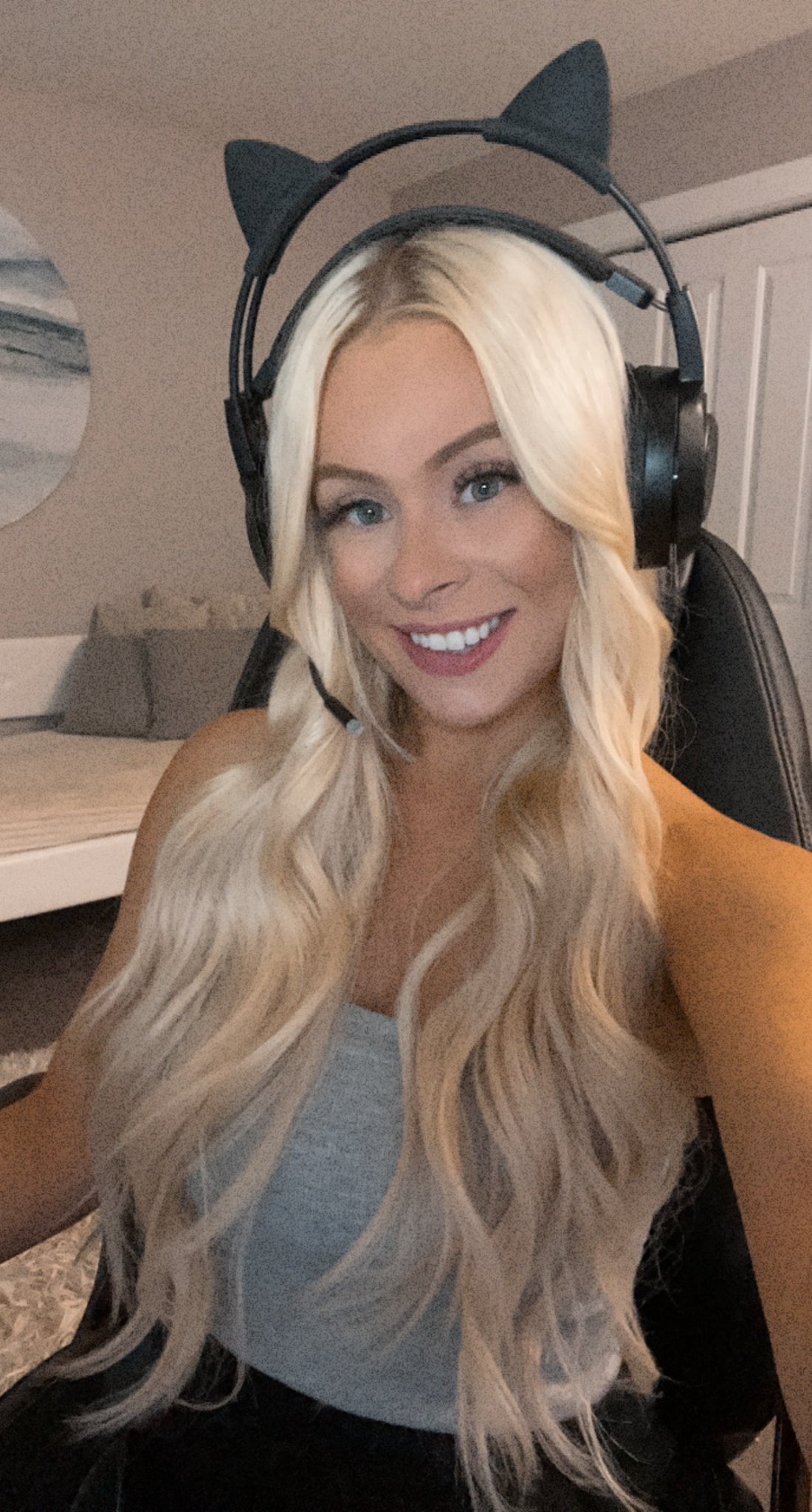 Olivia Owens on Twitter: "Live now 🔴 https://t.co/yXyNo6gy4e https://t