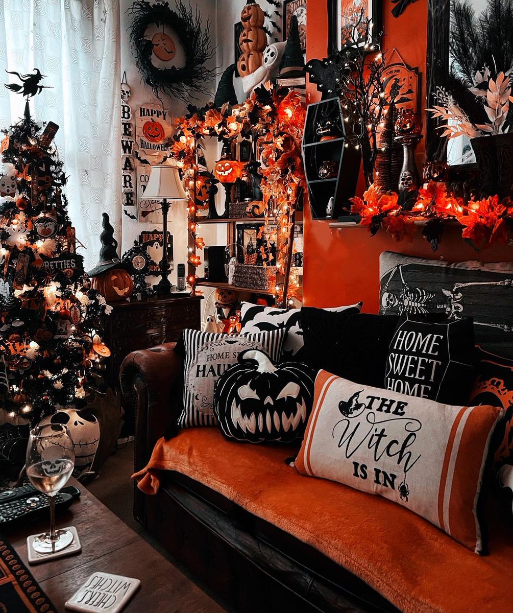 Freeform's 31 Nights of Halloween tweet media